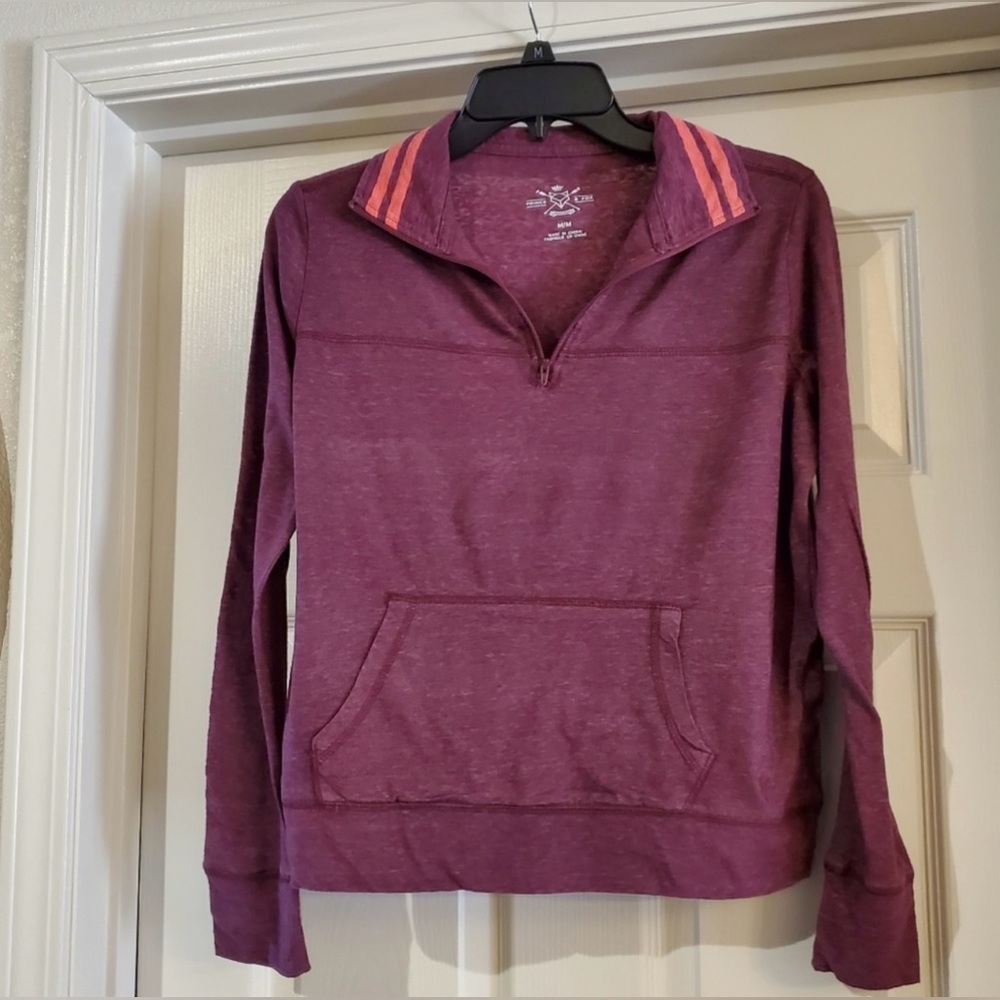 Prince & Fox long sleeve jacket is a size Medium.